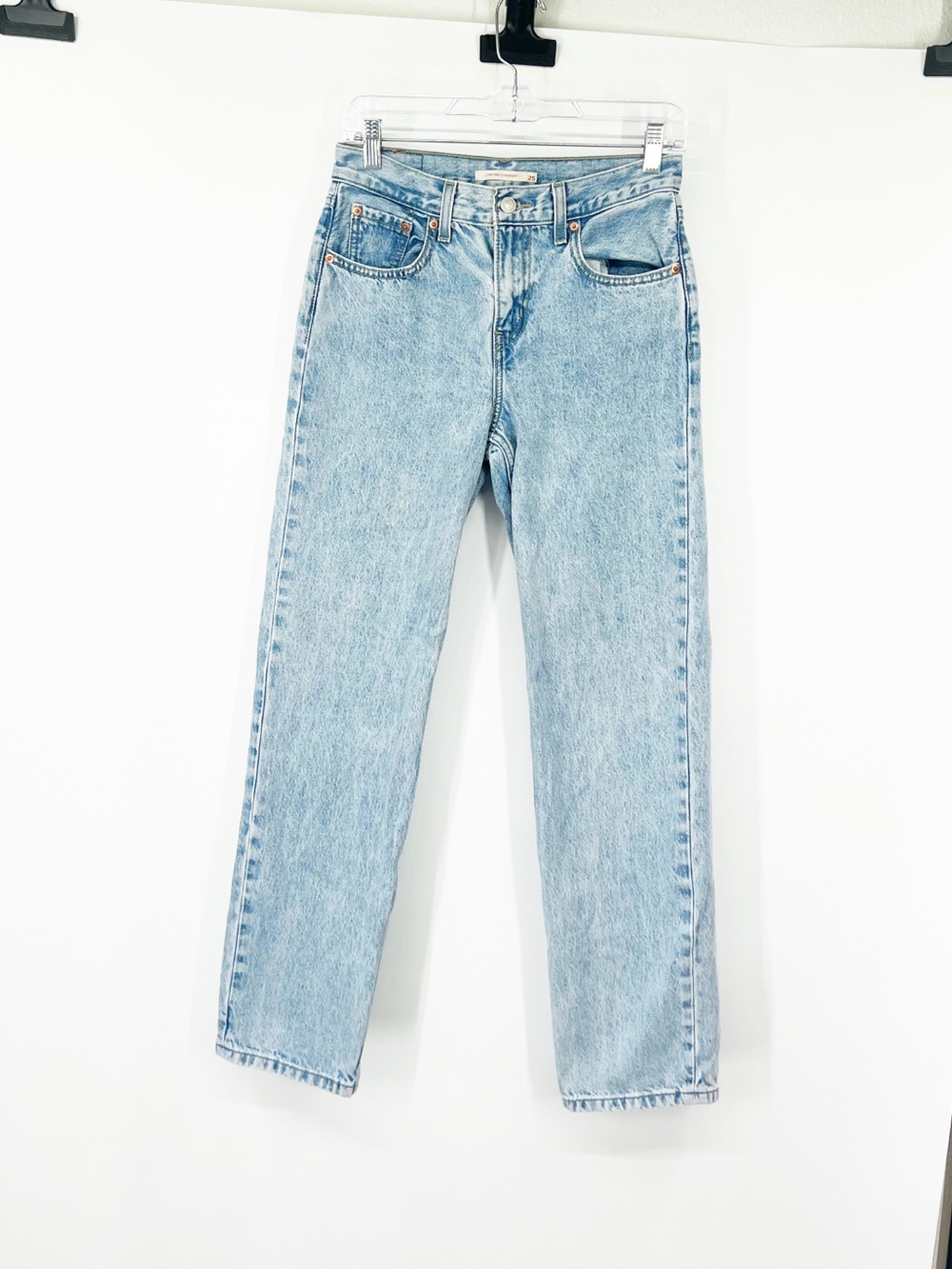 Leviโs Low Pro Straight Jeans Light Wash